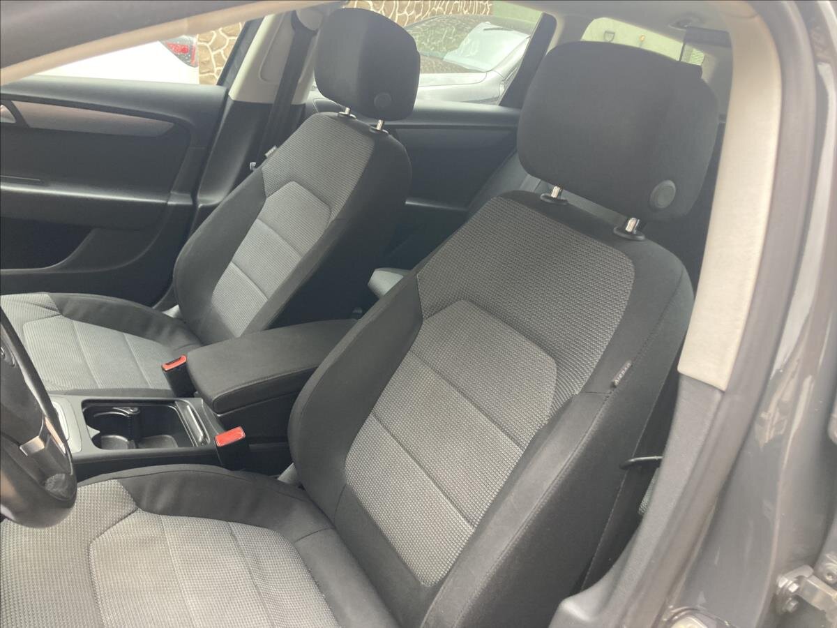 Volkswagen Passat Kombi 2,0 l 103 kw