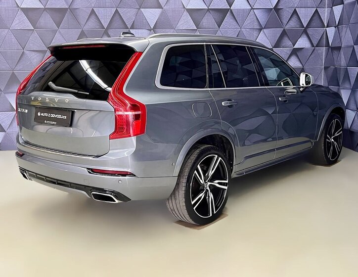 Volvo XC90 SUV / Terénní 2,0 l 177 kw