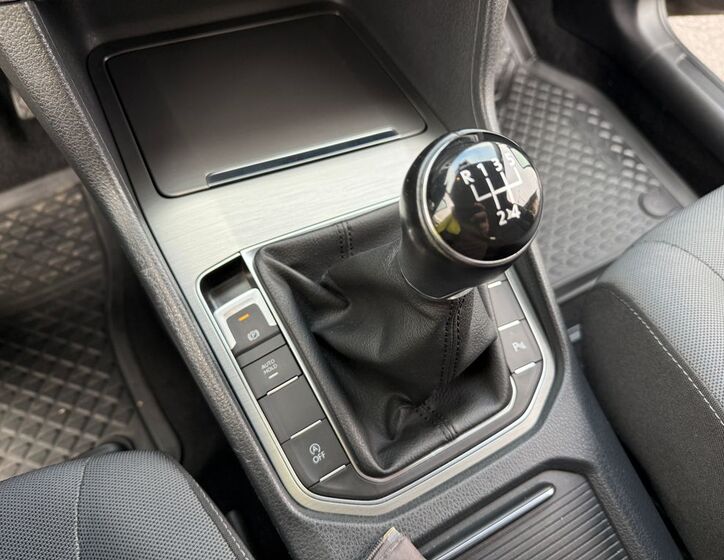 Volkswagen Golf Sportsvan 13