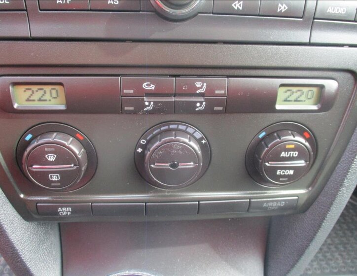 Škoda Octavia Sedan / Limuzína 1,6 l 75 kw