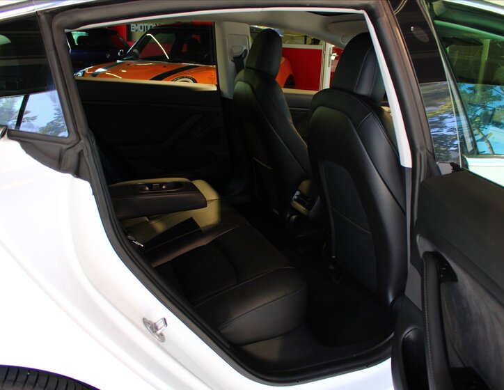 Tesla Model 3 19