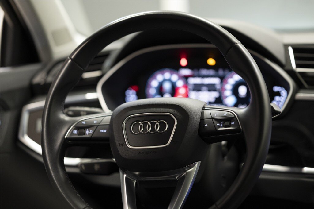 Audi Q3 SUV / Terénní 1,5 l 110 kw