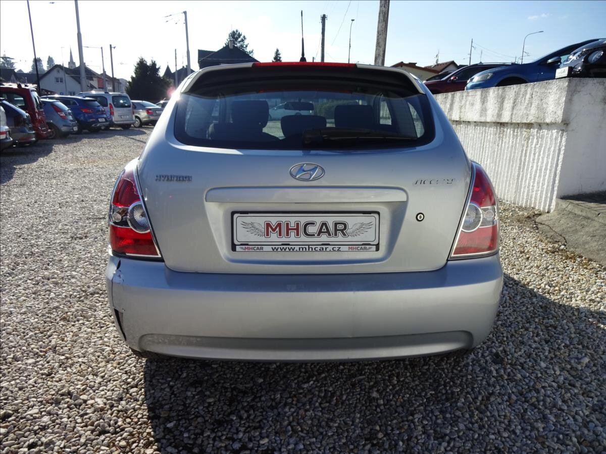 Hyundai Accent Hatchback 1,4 l 71 kw