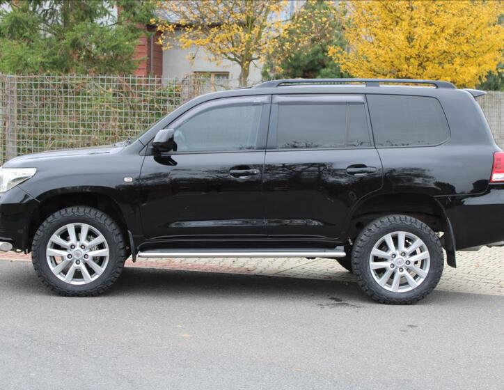 Toyota Land Cruiser 6