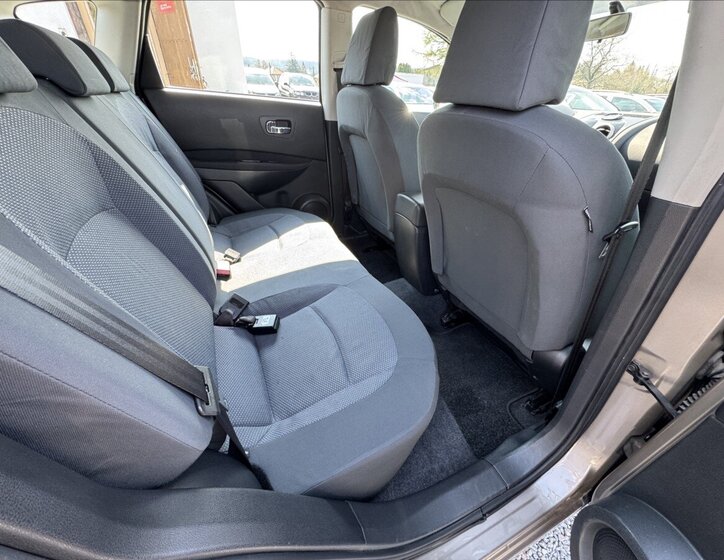 Nissan Qashqai SUV / Terénní 1,6 l 84 kw