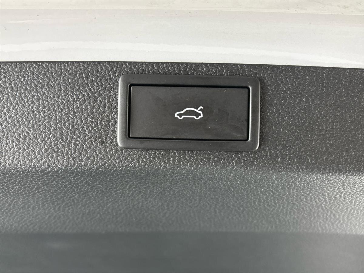 Škoda Karoq SUV / Terénní 1,5 l 110 kw