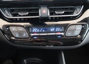 Toyota C-HR SUV / Terénní 1,8 l 72 kw