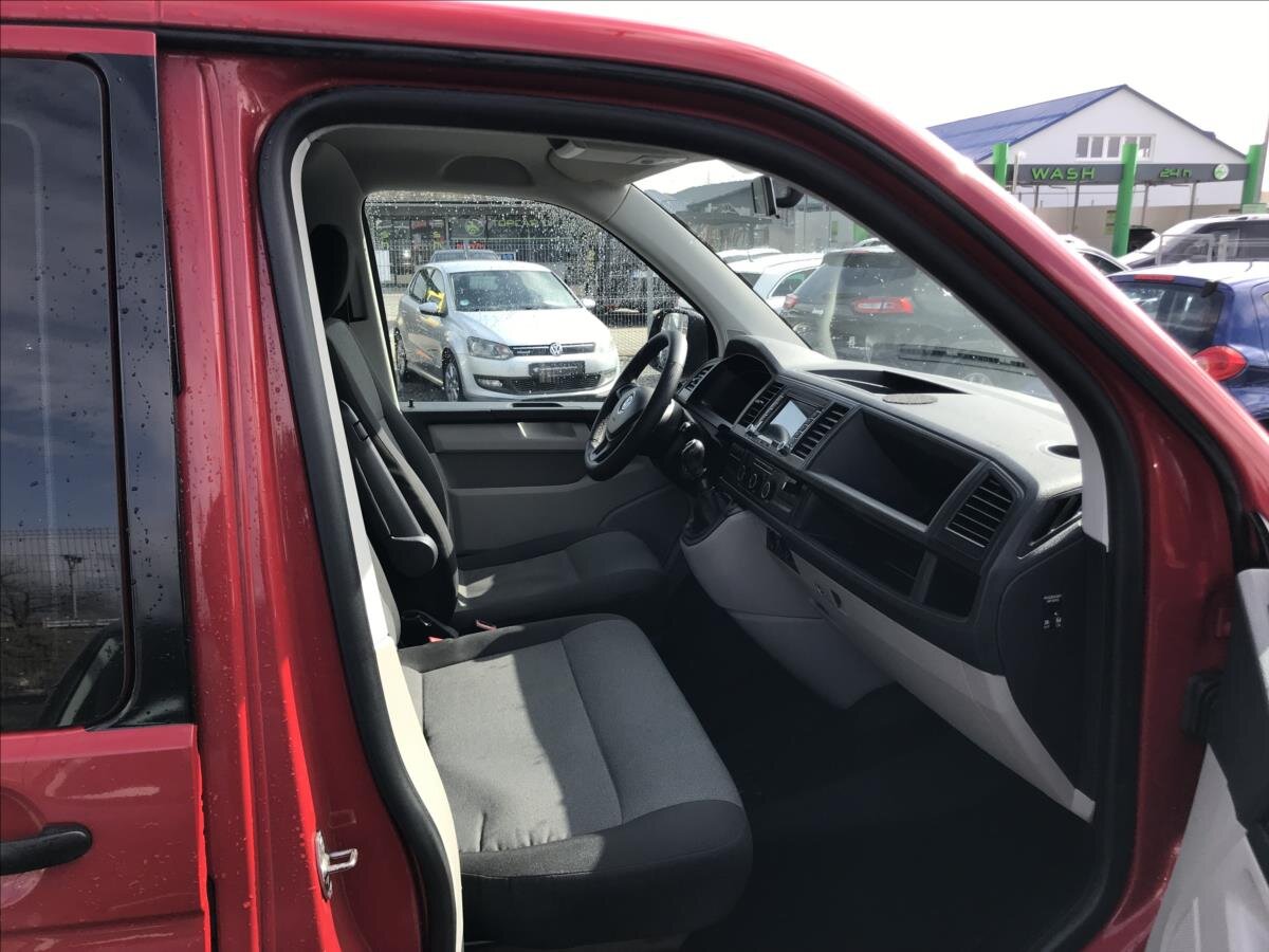 Volkswagen Transporter Kombi 2,0 l 62 kw