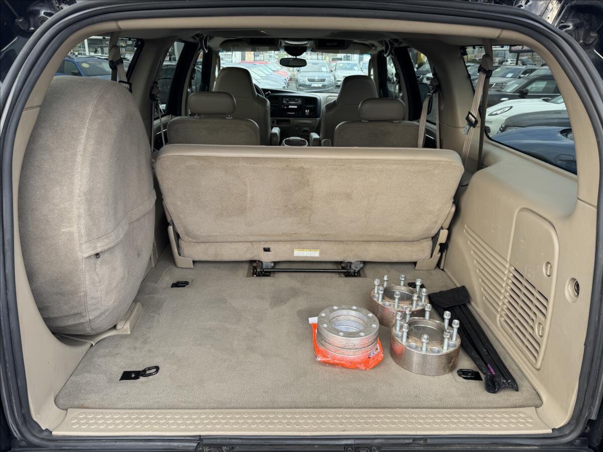 Ford Excursion SUV 6,0 l 239 kw