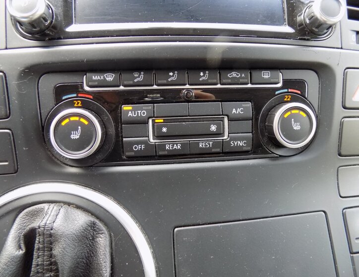 Volkswagen Multivan 34