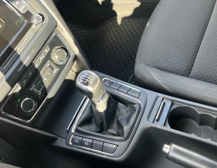 Škoda Superb Kombi 2,0 l 103 kw