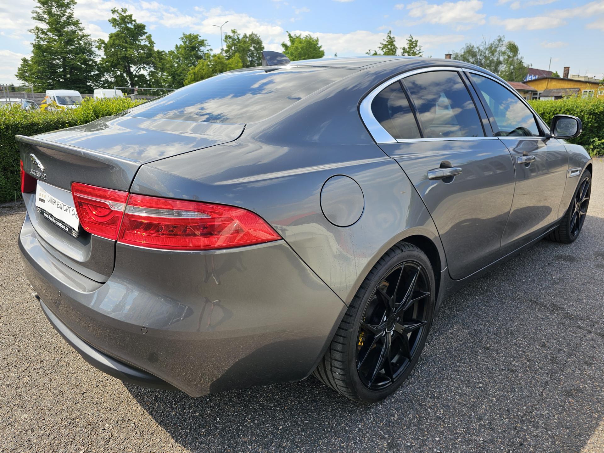 Jaguar XE