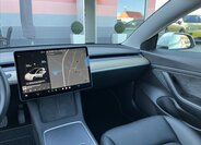 Tesla Model 3 Sedan / Limuzína 0,0 208 kw