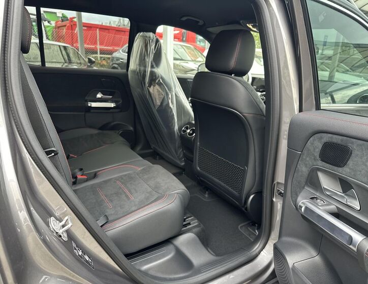 Mercedes-Benz EQB 13