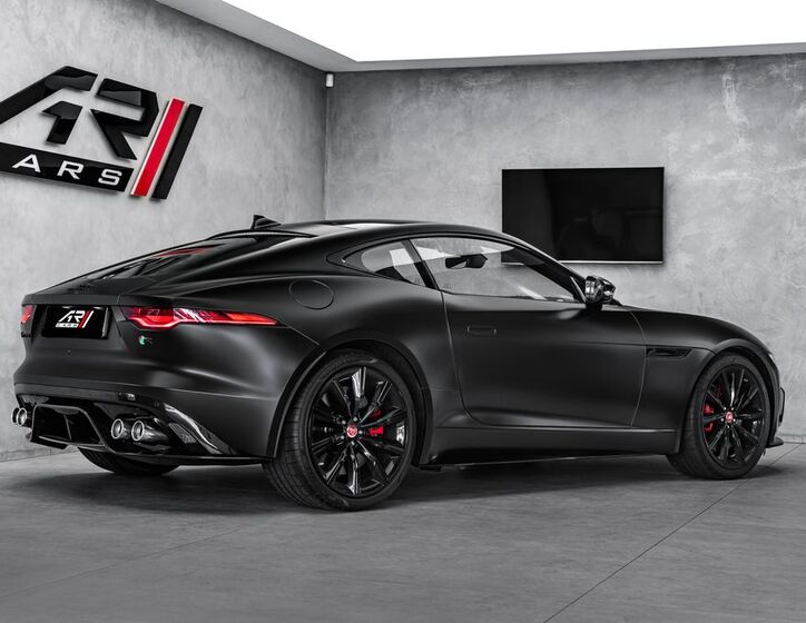 Jaguar F-Type 4
