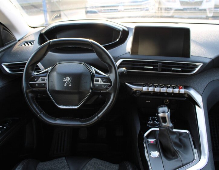 Peugeot 3008 SUV / Terénní 1,2 l 96 kw