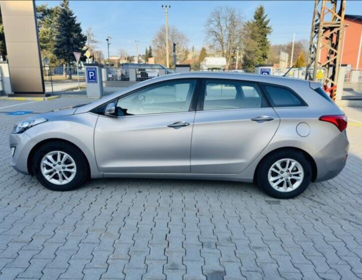 Hyundai i30 Kombi 1,6 l 81 kw