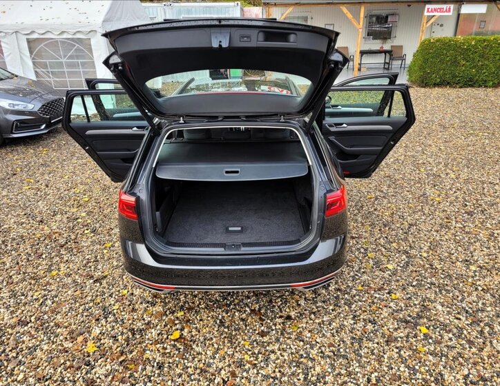 Volkswagen Passat Kombi 1,4 l 160 kw