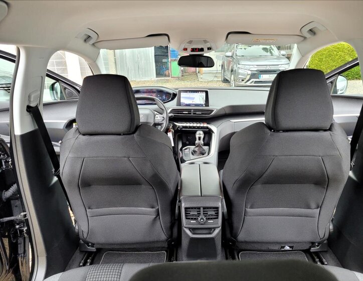 Peugeot 3008 SUV 1,5 l 96 kw