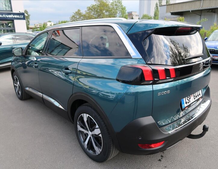 Peugeot 5008 SUV / Terénní 1,2 l 96 kw