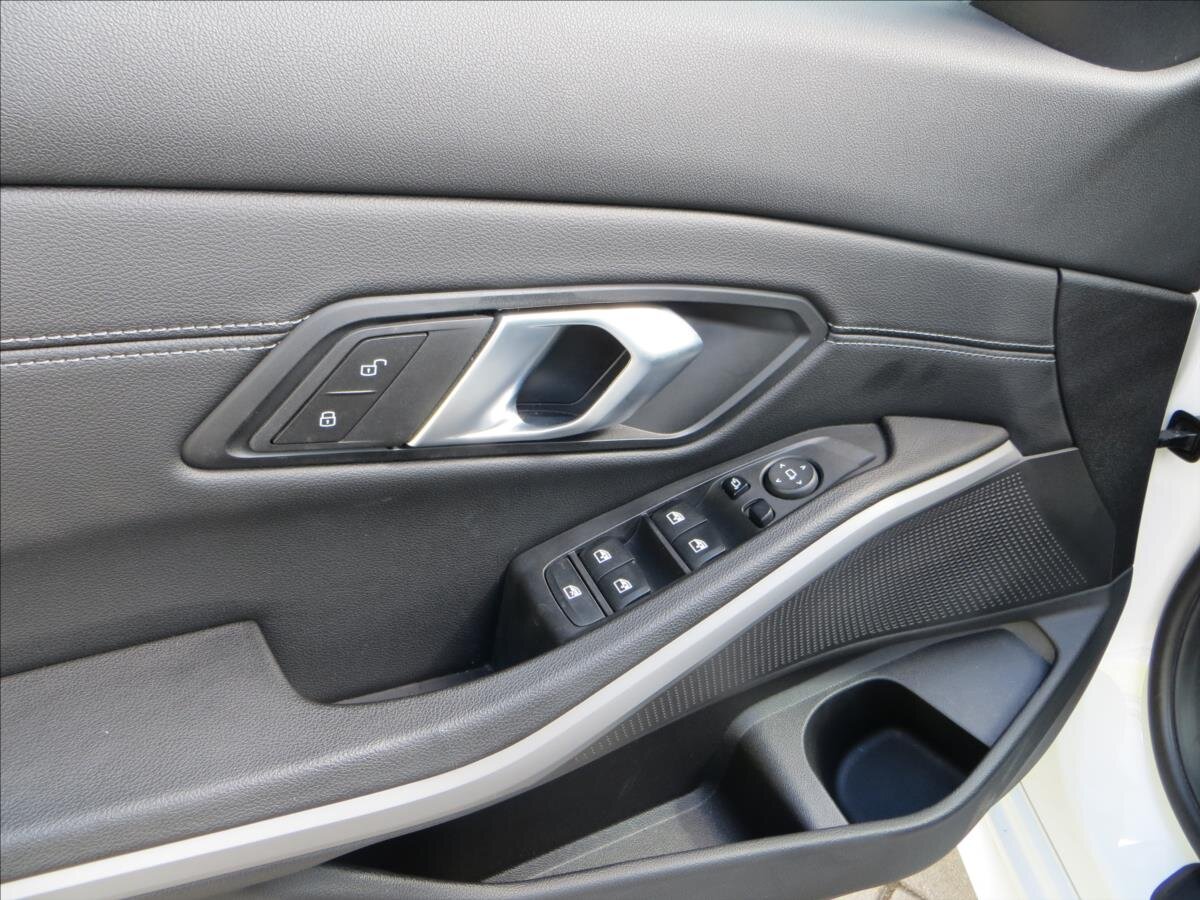 BMW Řada 3 Sedan / Limuzína 2,0 l 115 kw