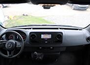 Mercedes-Benz Sprinter 11
