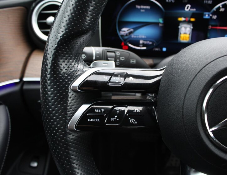 Mercedes-Benz Třídy E Kombi 2,0 l 143 kw