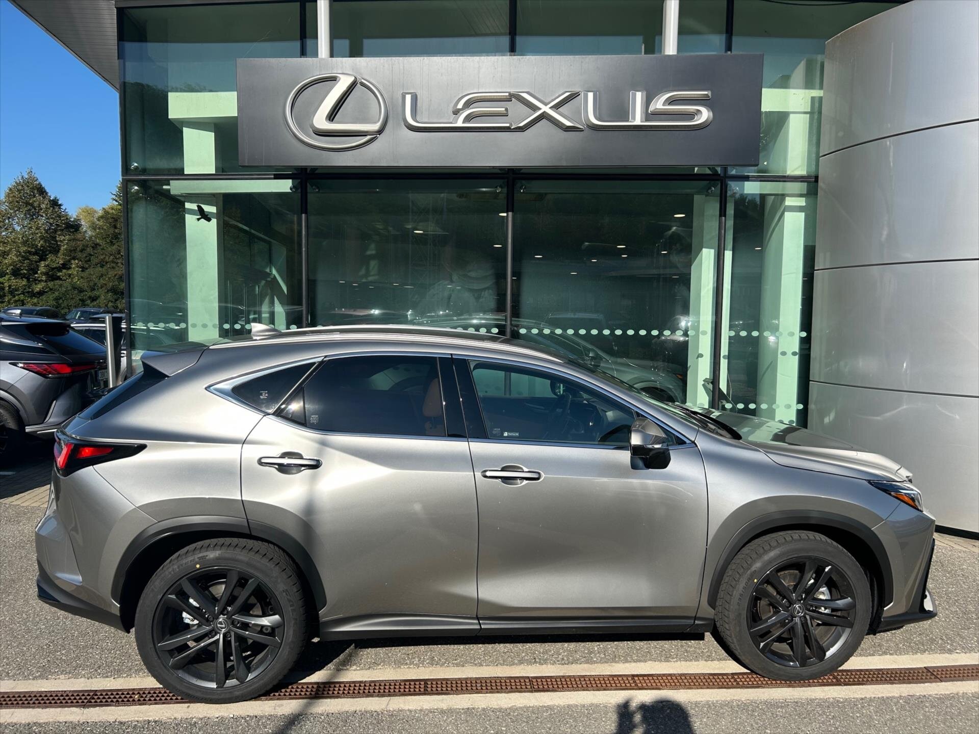 Lexus NX 350h SUV / Terénní 2,5 l 179 kw