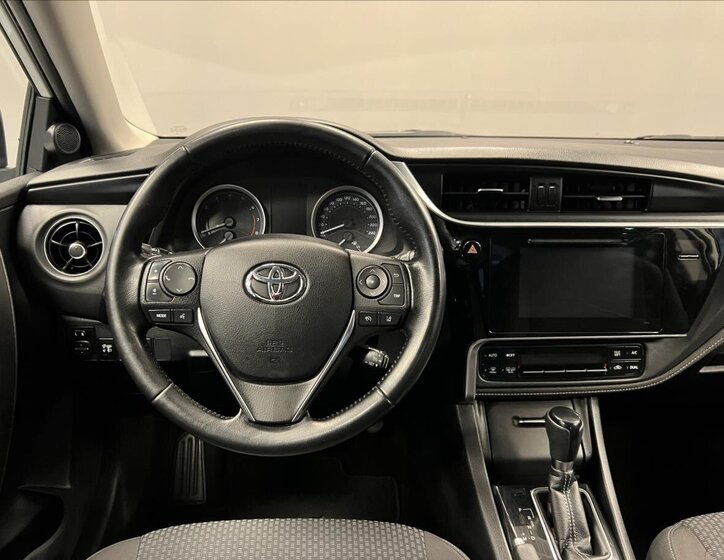 Toyota Corolla Sedan 1,6 l 97 kw