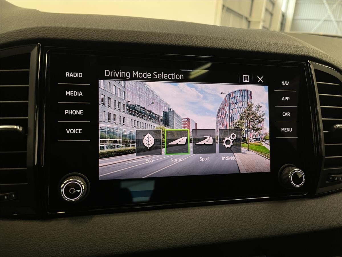 Škoda Karoq SUV 1,5 l 110 kw