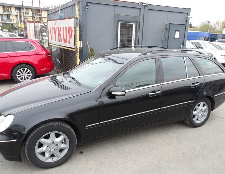 Mercedes-Benz Třídy C Kombi 2,1 l 105 kw