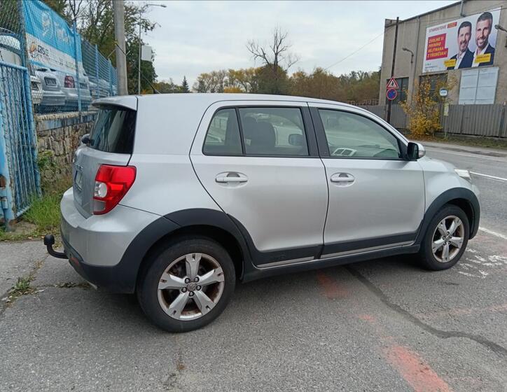 Toyota Urban Cruiser 13