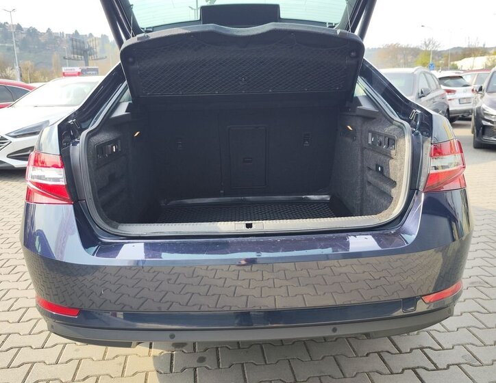 Škoda Superb Sedan / Limuzína 2,0 l 110 kw