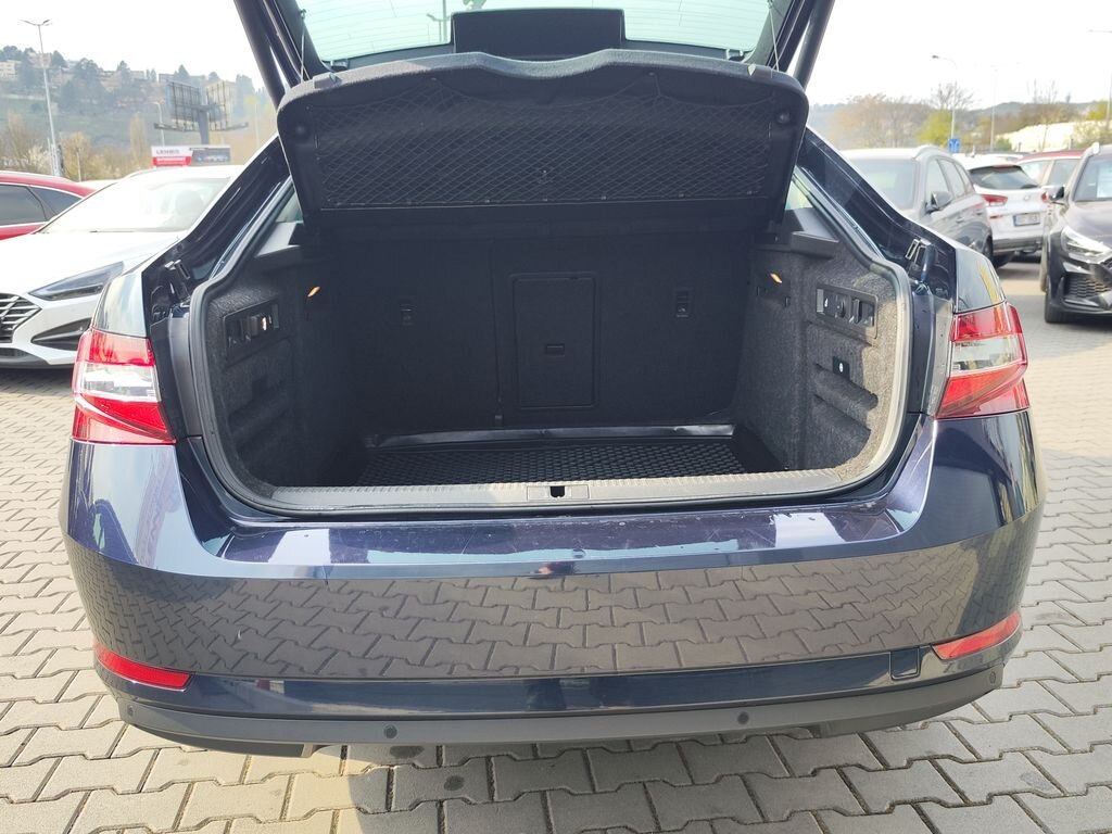 Škoda Superb Sedan / Limuzína 2,0 l 110 kw