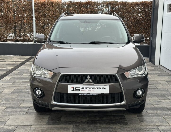 Mitsubishi Outlander SUV 2,3 l 130 kw
