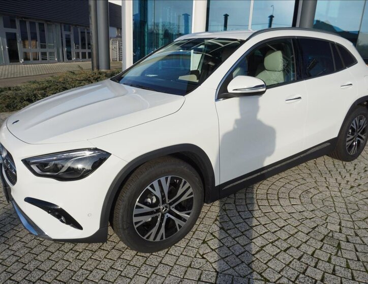 Mercedes-Benz GLA 3