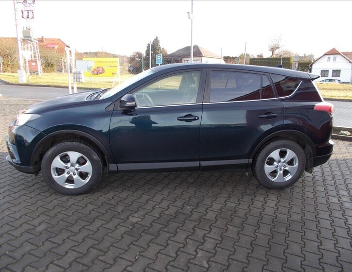 Toyota RAV4 SUV 2,5 l 114 kw