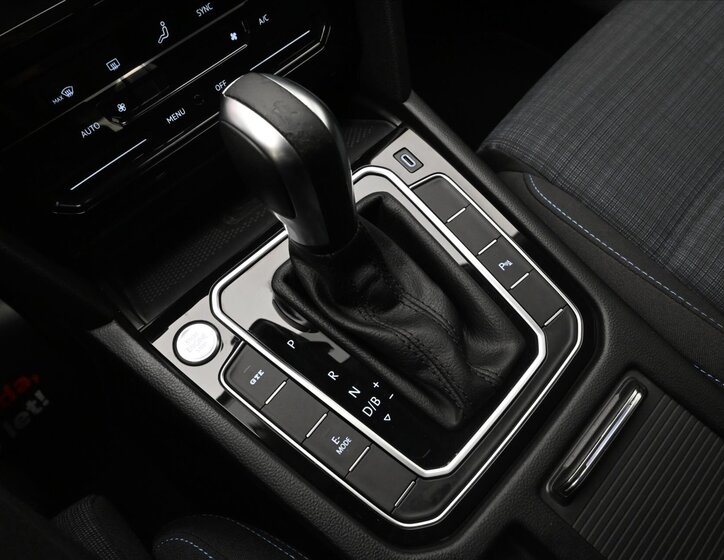 Volkswagen Passat Kombi 1,4 l 115 kw