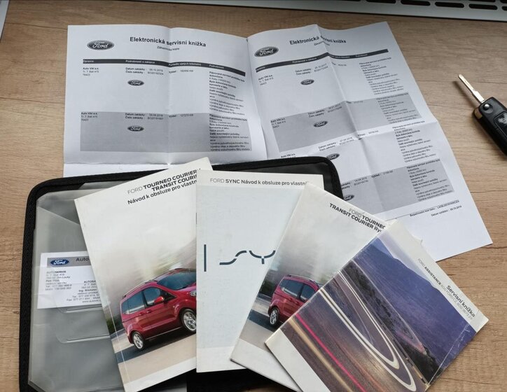 Ford Tourneo Courier MPV 1,5 l 55 kw