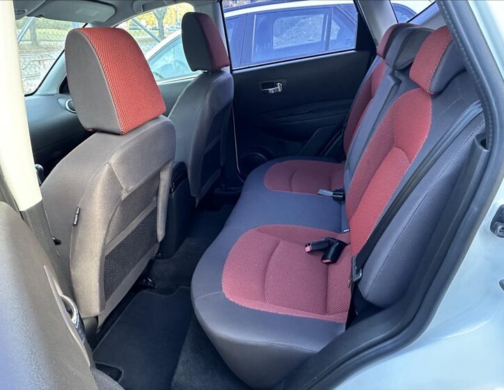 Nissan Qashqai SUV / Terénní 2,0 l 110 kw