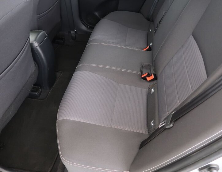 Toyota Avensis Kombi 2,0 l 105 kw