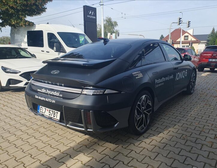 Hyundai Ioniq 6 4