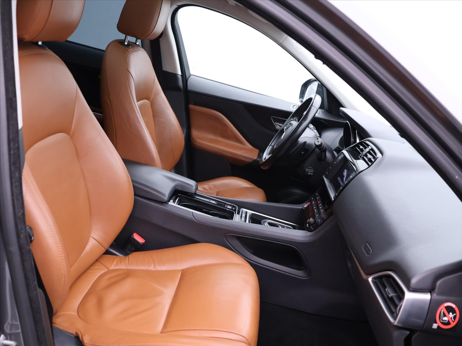 Jaguar F-Pace SUV / Terénní 2,0 l 132 kw