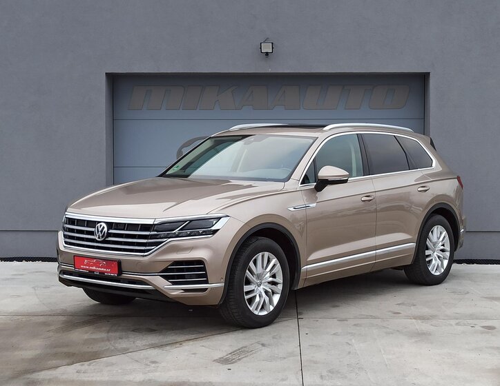 Volkswagen Touareg 1