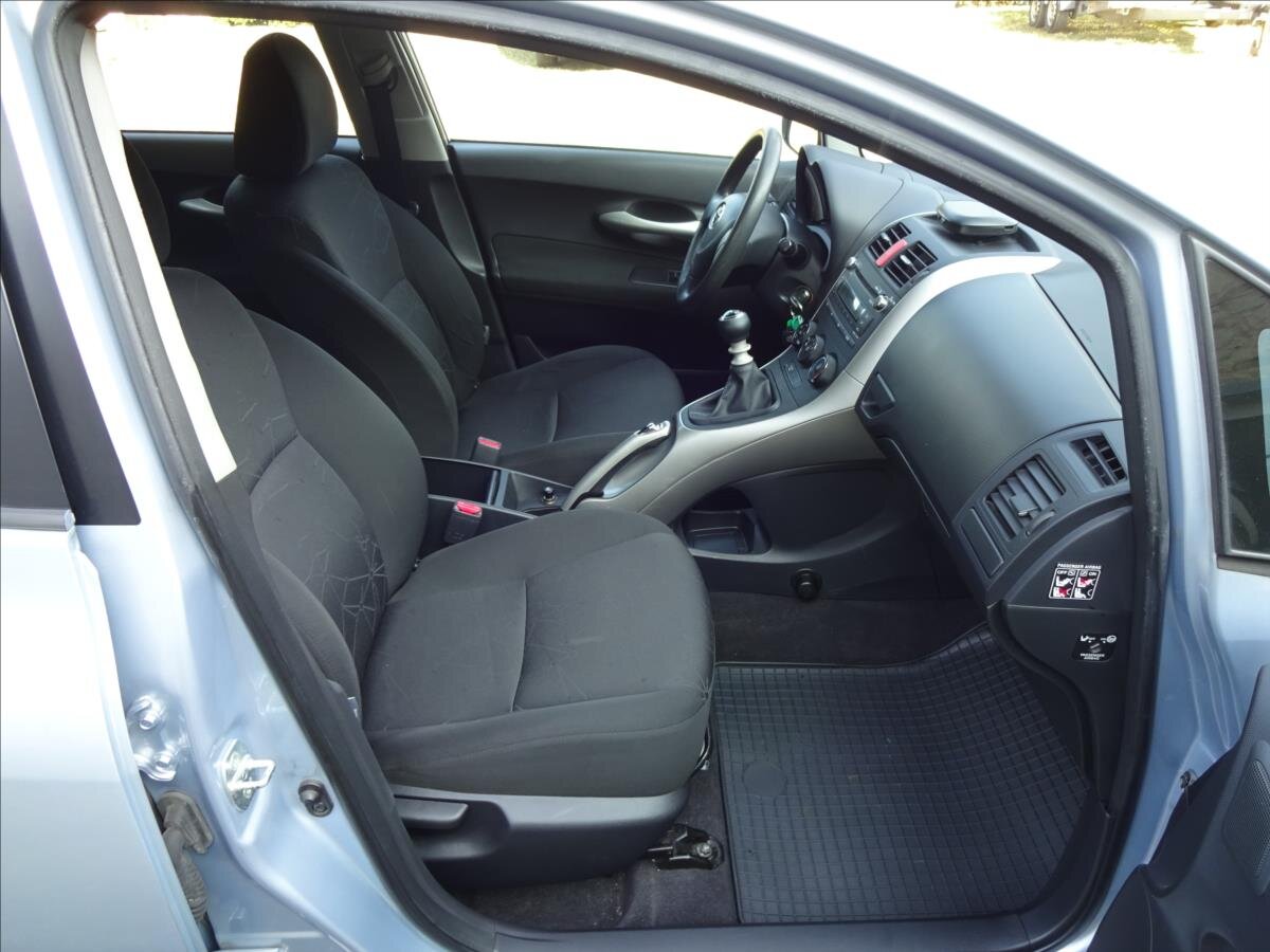 Toyota Auris Hatchback 1,3 l 74 kw