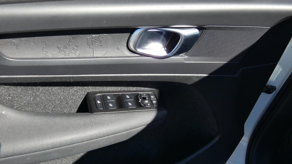 Volvo XC40 SUV / Terénní 1,5 l 95 kw