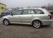 Toyota Avensis Kombi 2,0 l 108 kw