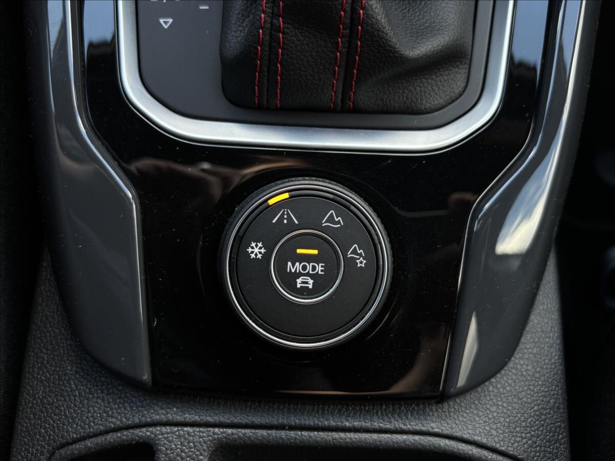 Volkswagen T-Roc SUV / Terénní 2,0 l 140 kw