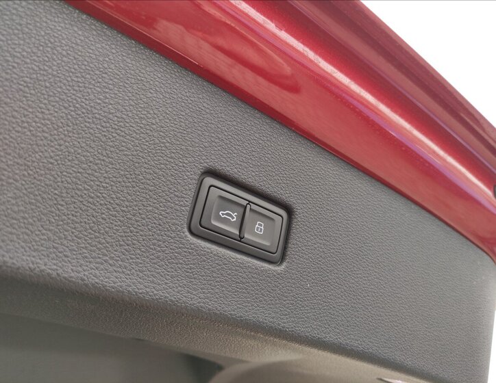 Audi Q8 SUV / Terénní 3,0 l 210 kw