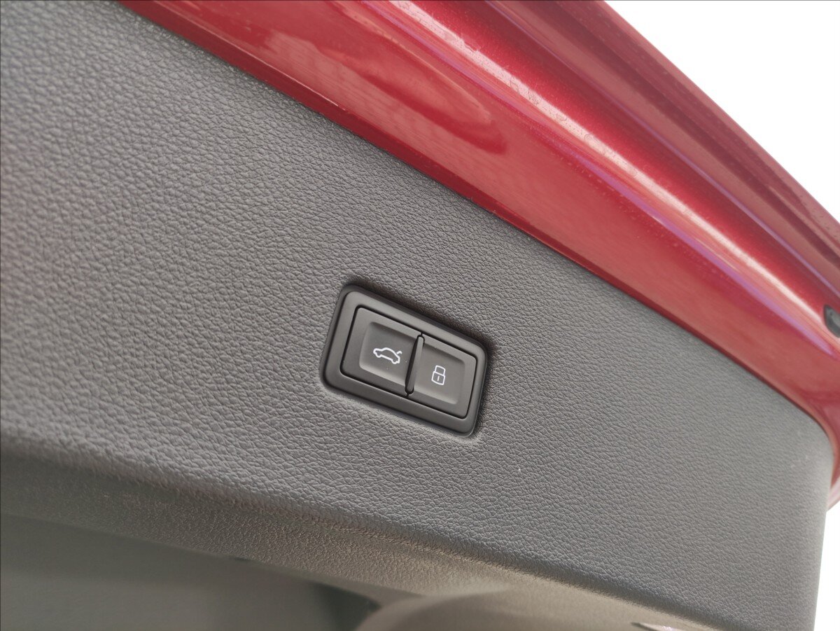 Audi Q8 SUV / Terénní 3,0 l 210 kw